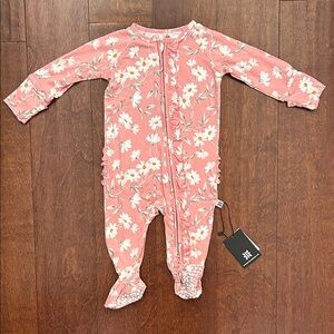 Sweet Bamboo Adorable Daisy Ruffle Baby Footie in Soft Pink, Size 3-6 Months NWT